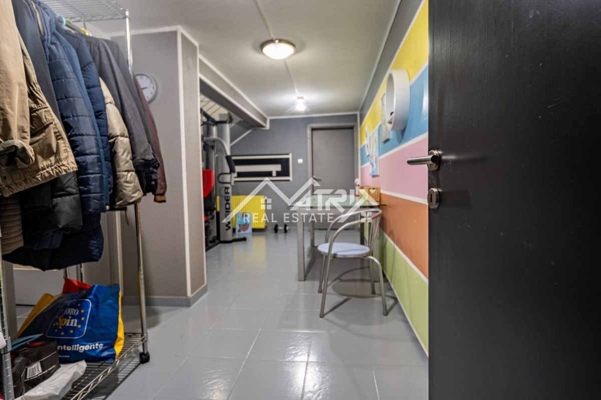 Hiša Slatina, 390m2