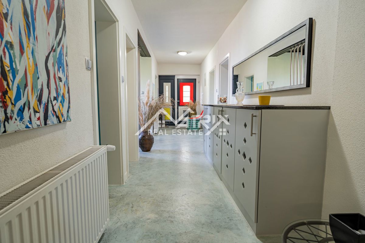 Hiša Slatina, 390m2