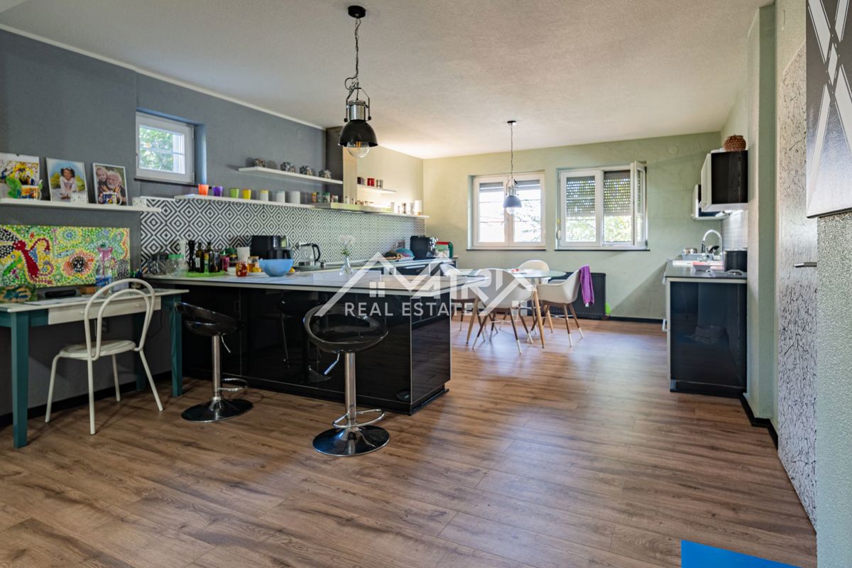 Hiša Slatina, 390m2