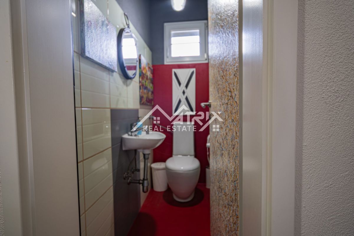 Hiša Slatina, 390m2