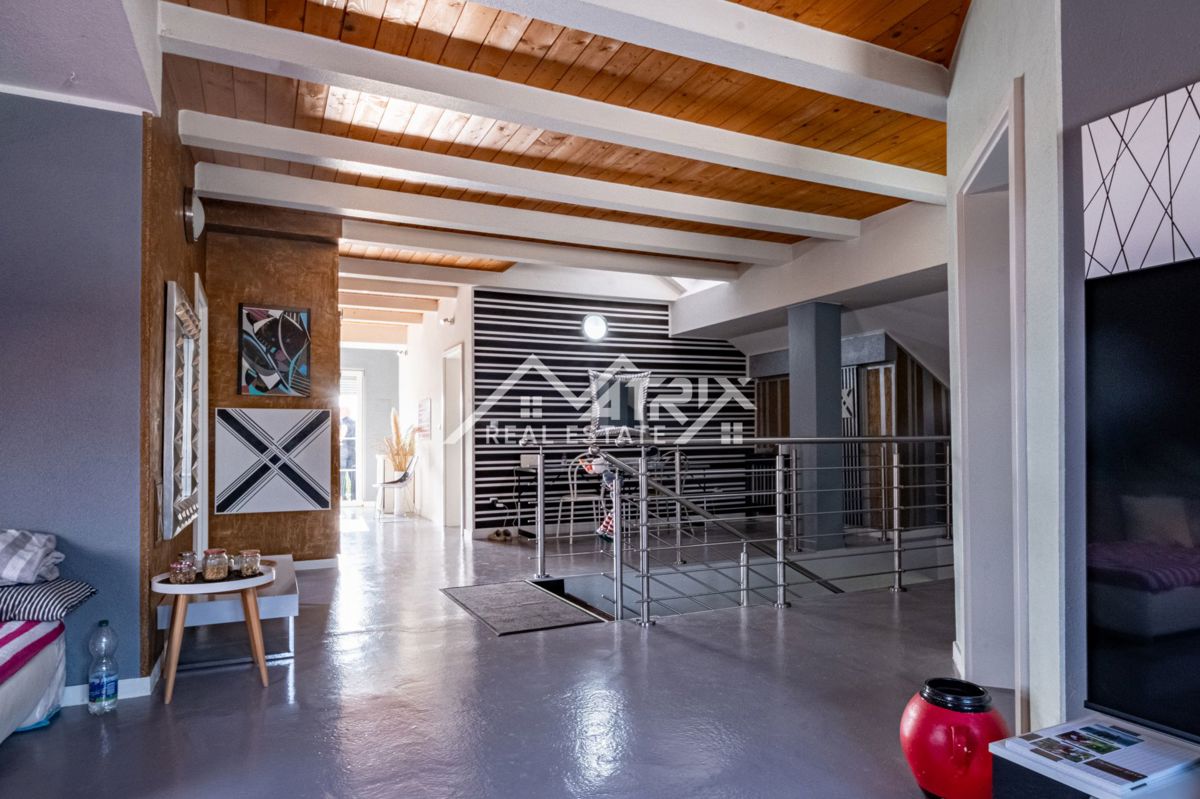 Hiša Slatina, 390m2