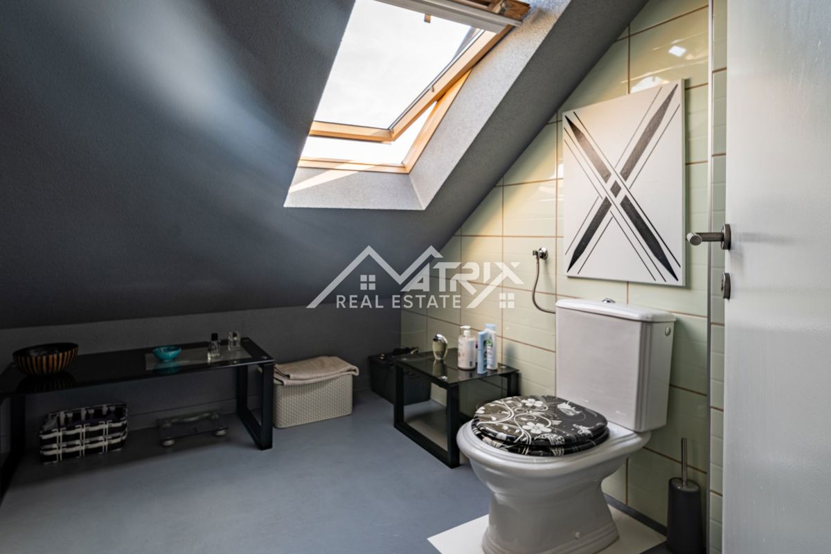 Hiša Slatina, 390m2