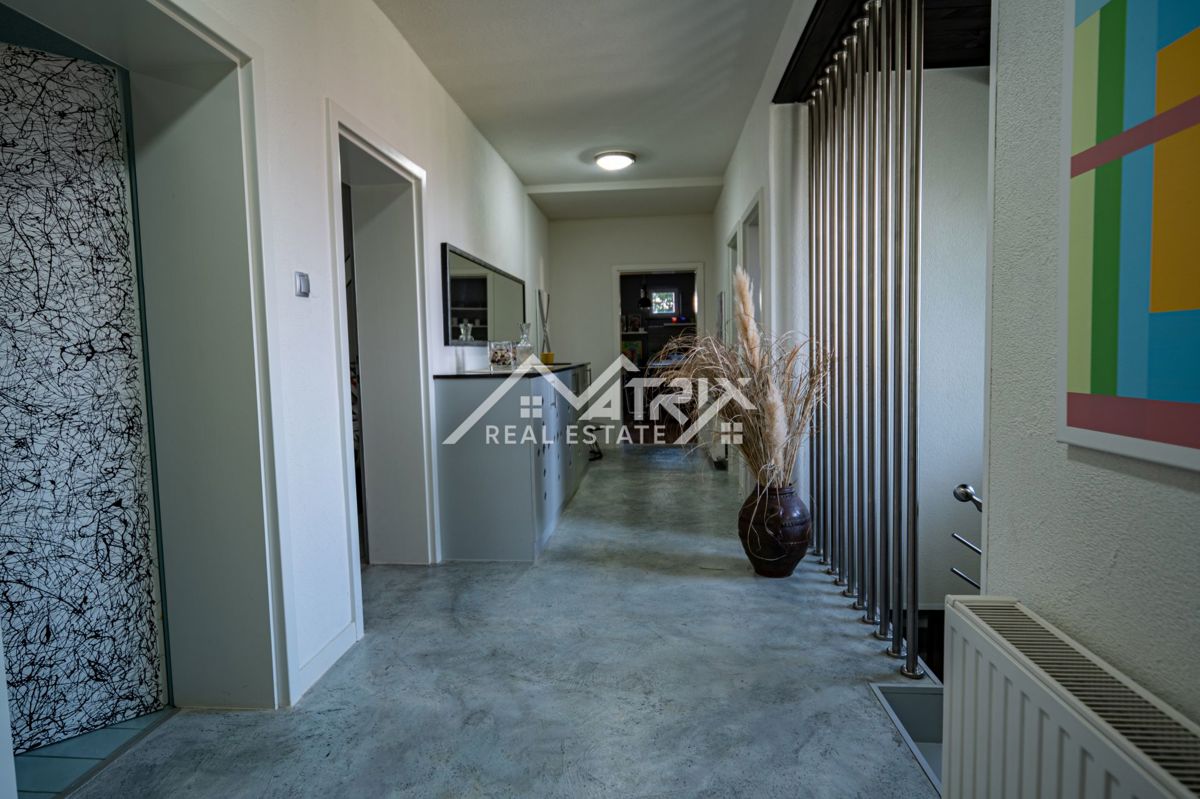 Hiša Slatina, 390m2