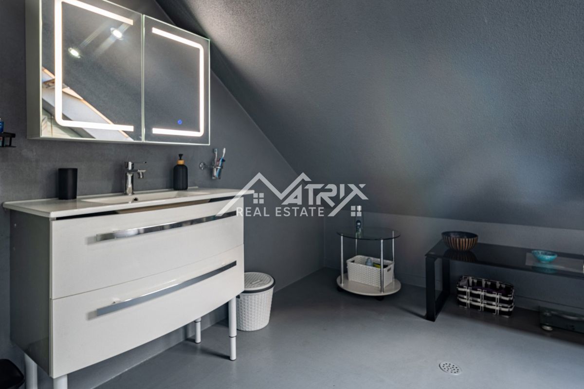 Hiša Slatina, 390m2