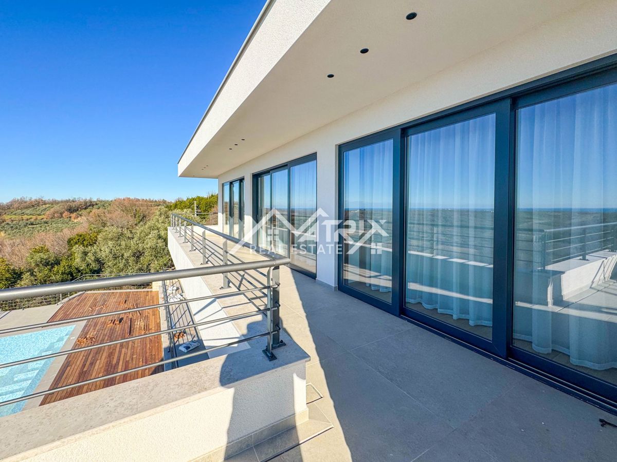 Območje Buj - Luksuzna in moderna vila s pogledom na morje