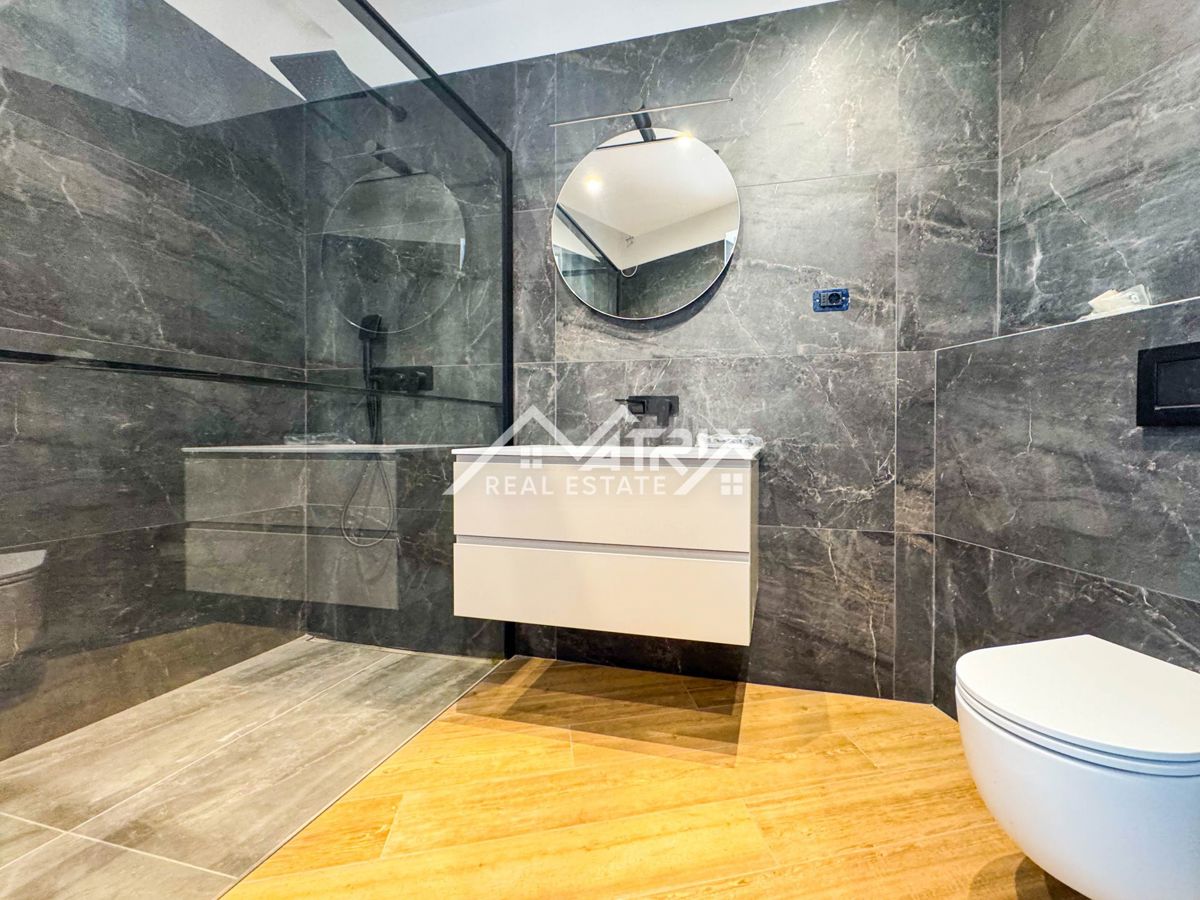 Območje Buj - Luksuzna in moderna vila s pogledom na morje