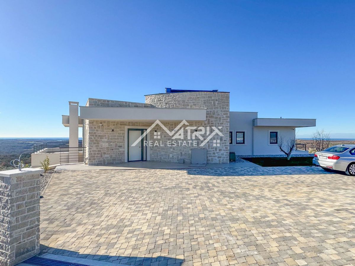 Območje Buj - Luksuzna in moderna vila s pogledom na morje