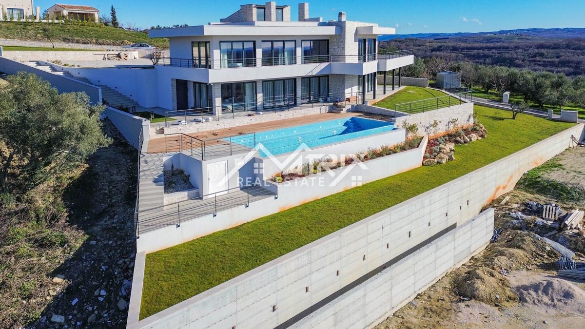 Območje Buj - Luksuzna in moderna vila s pogledom na morje