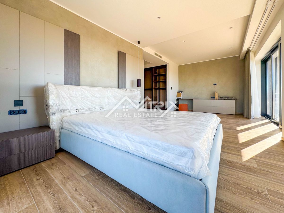 Območje Buj - Luksuzna in moderna vila s pogledom na morje