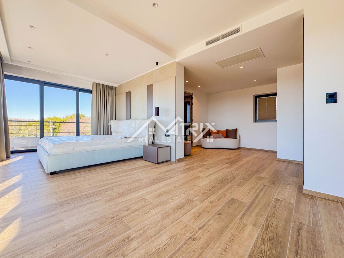 Območje Buj - Luksuzna in moderna vila s pogledom na morje