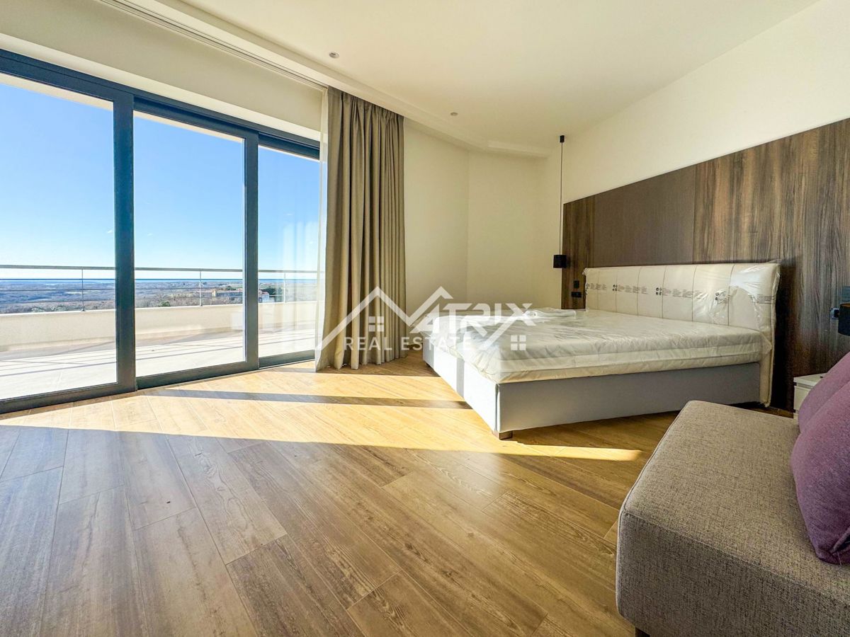 Območje Buj - Luksuzna in moderna vila s pogledom na morje