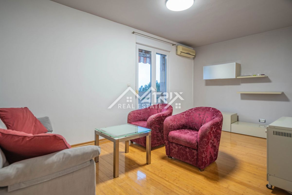 Pula, kakovostno enosobno stanovanje na iskani lokaciji – priložnost