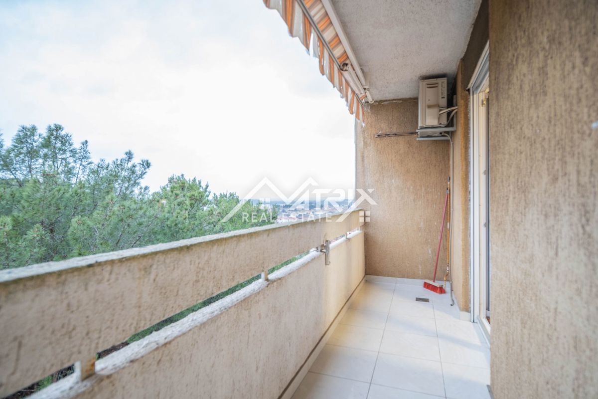 Pula, kakovostno enosobno stanovanje na iskani lokaciji – priložnost