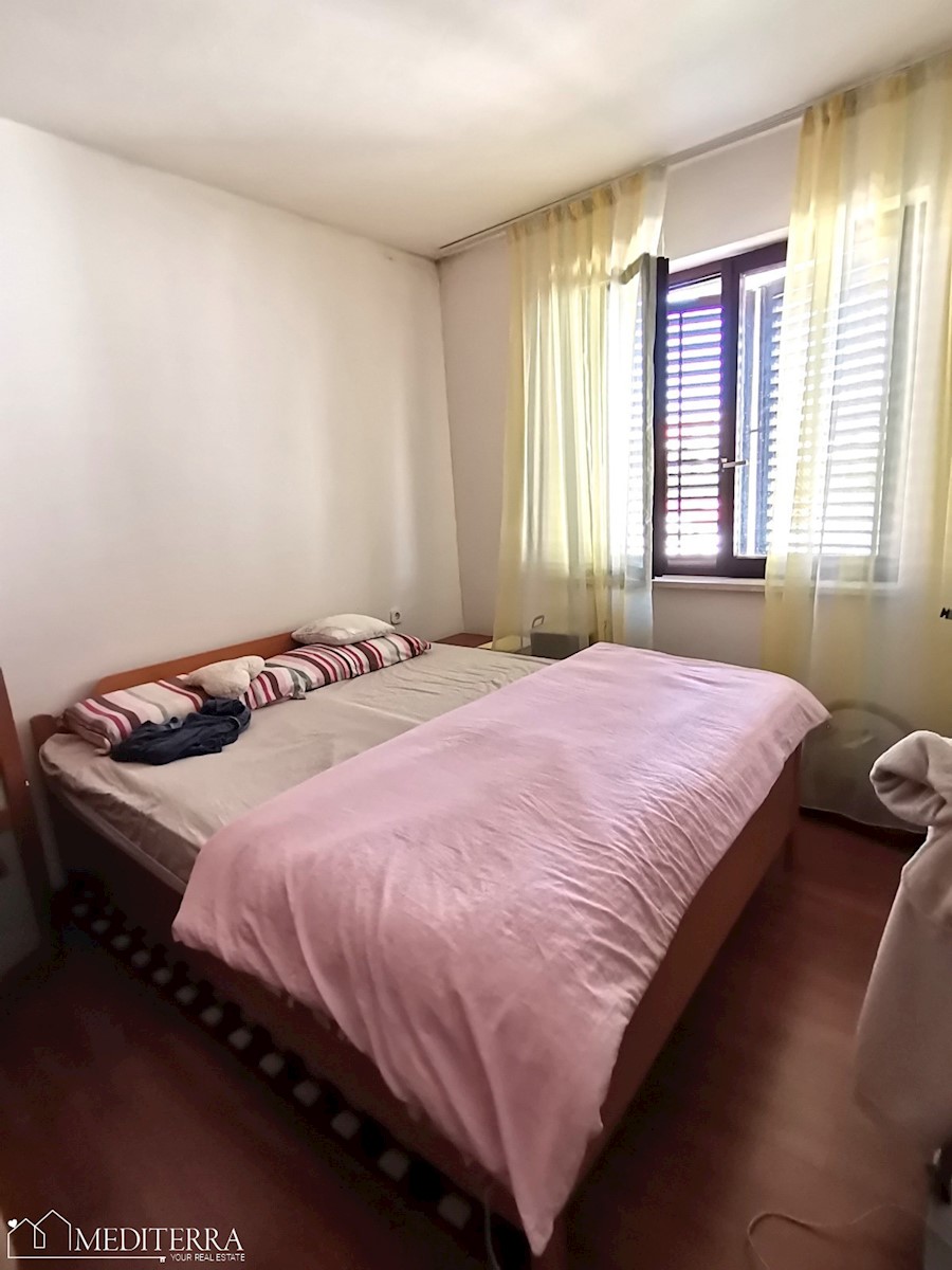 Prostoren apartma s pogledom na morje, odlična lokacija, Novigrad, Istra