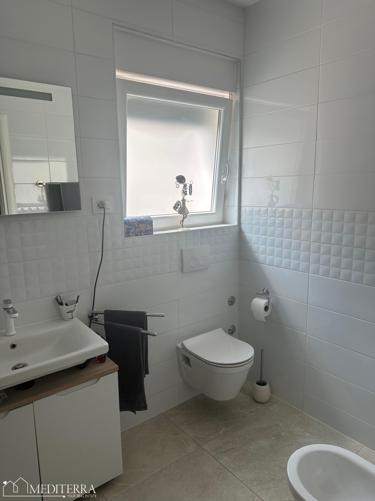 Hiša na odlični lokaciji s pogledom na morje in dvema spalnicama, Novigrad, Istra