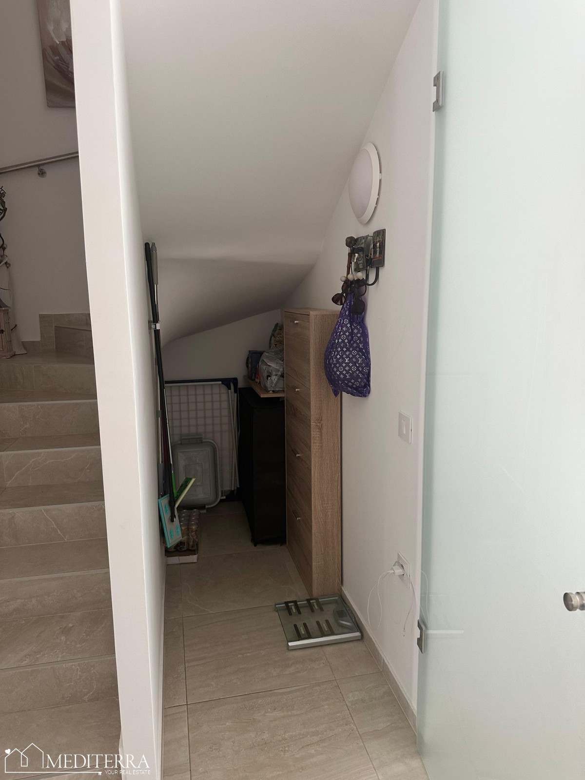 Hiša na odlični lokaciji s pogledom na morje in dvema spalnicama, Novigrad, Istra