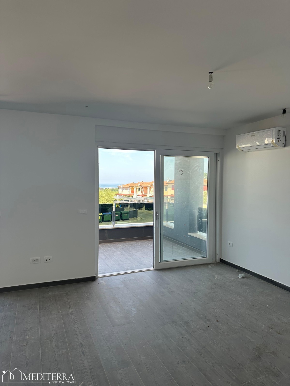 Apartma s strešno teraso in pogledom na morje, Vabriga, Istra
