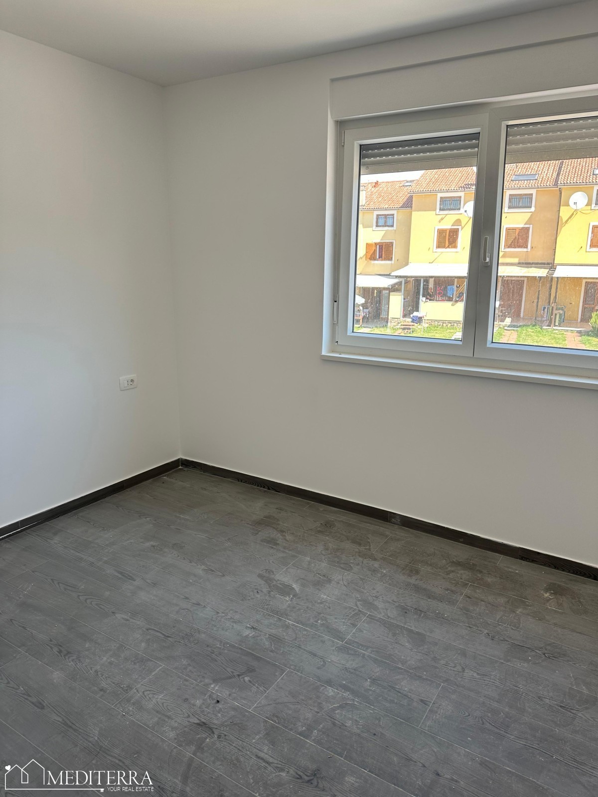 Apartma s strešno teraso in pogledom na morje, Vabriga, Istra