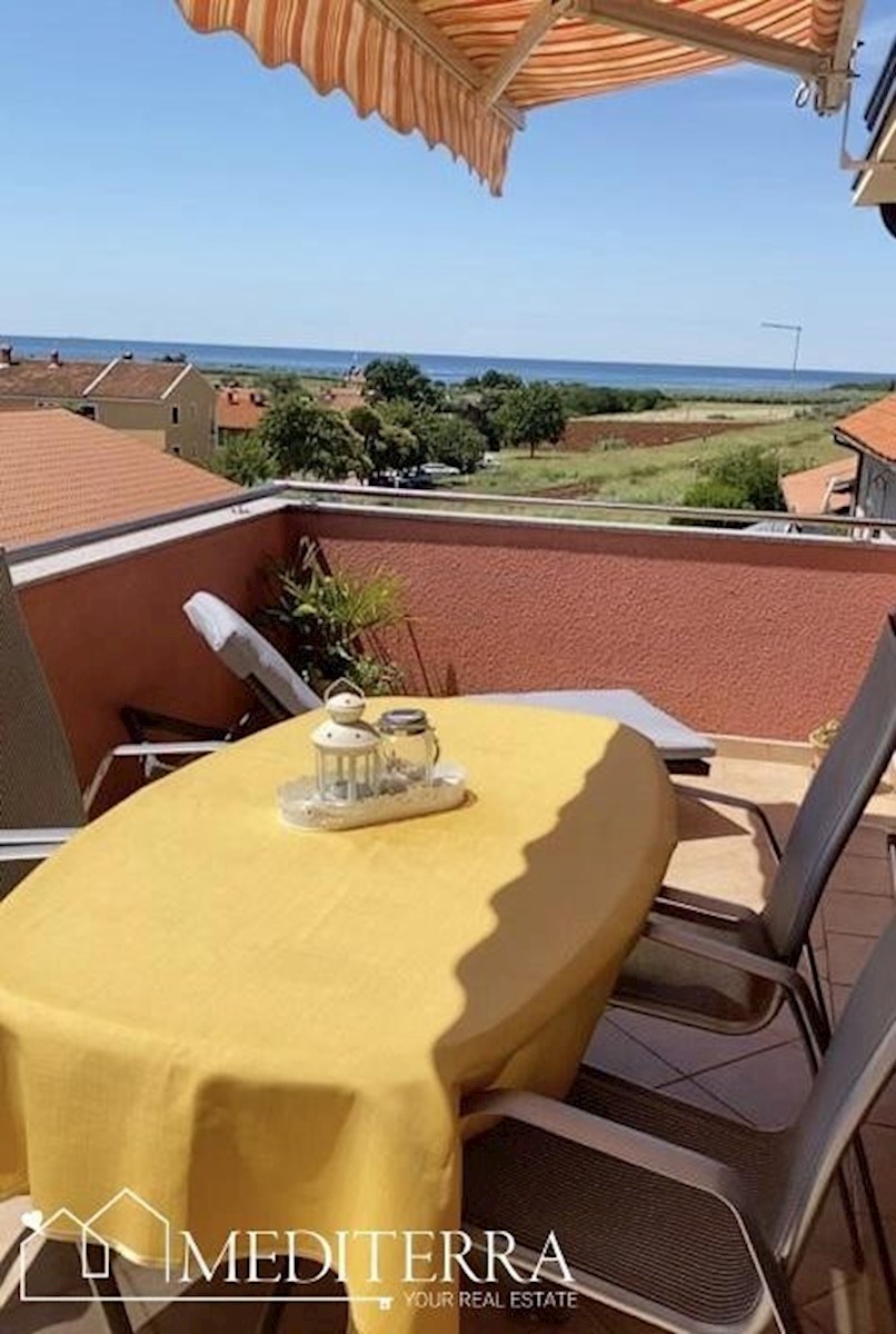 Apartma s pogledom na morje, 500 m od plaže, Novigrad