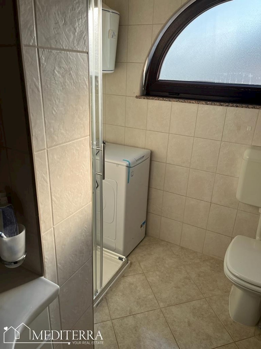 Apartma s pogledom na morje, 500 m od plaže, Novigrad