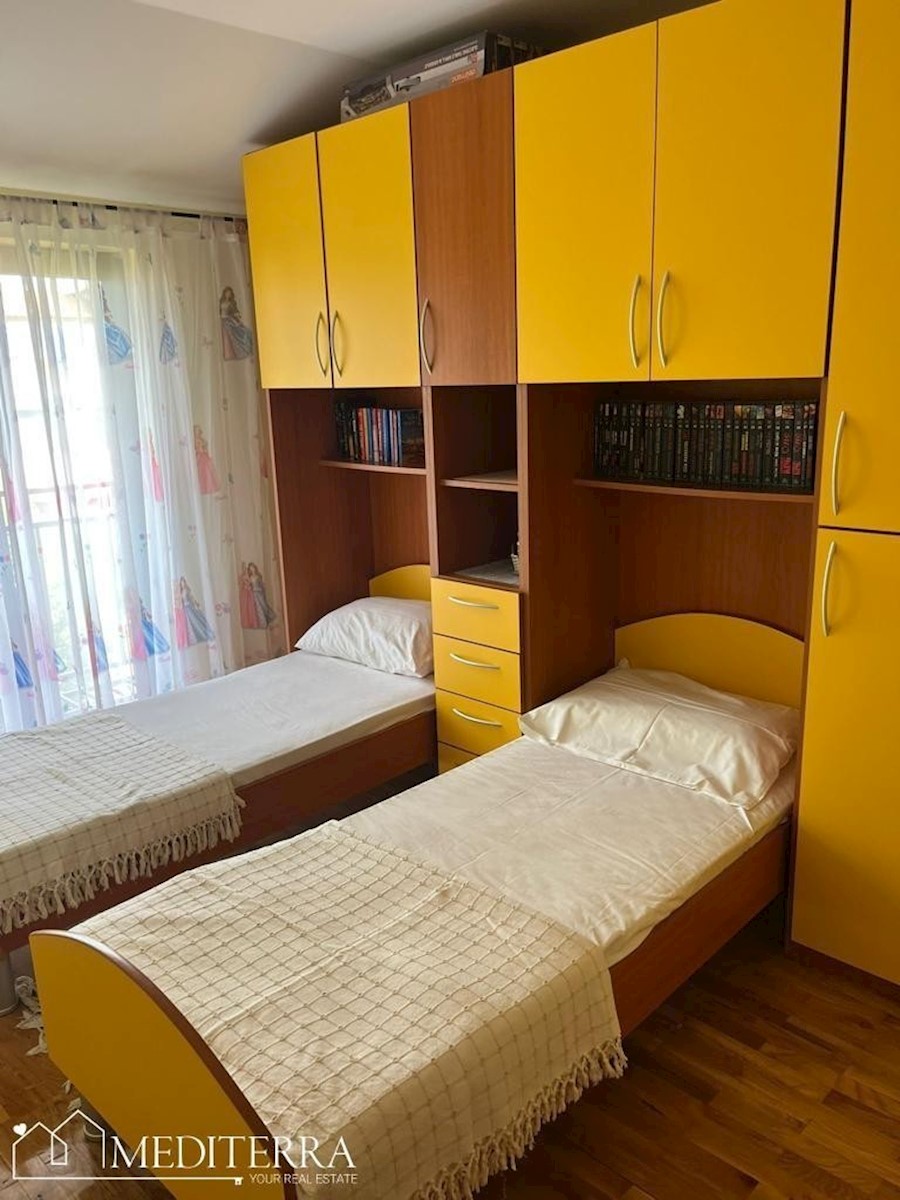 Apartma s pogledom na morje, 500 m od plaže, Novigrad