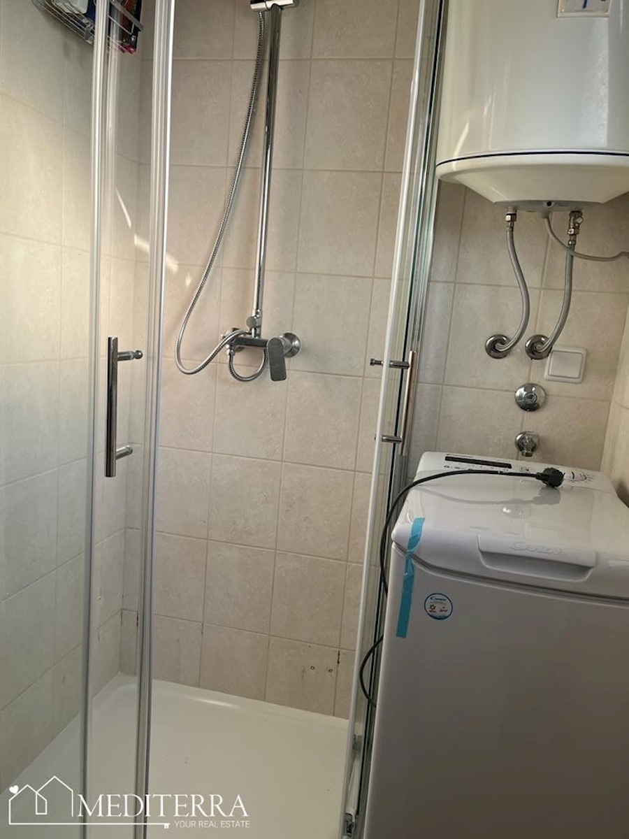 Apartma s pogledom na morje, 500 m od plaže, Novigrad