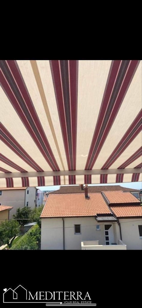 Apartma s pogledom na morje, 500 m od plaže, Novigrad