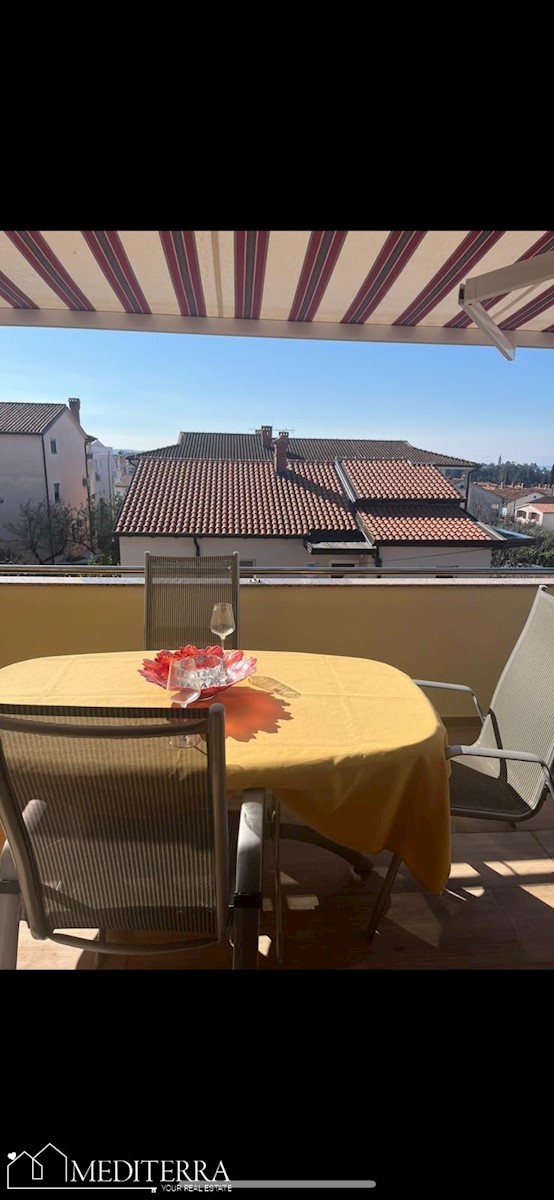 Apartma s pogledom na morje, 500 m od plaže, Novigrad