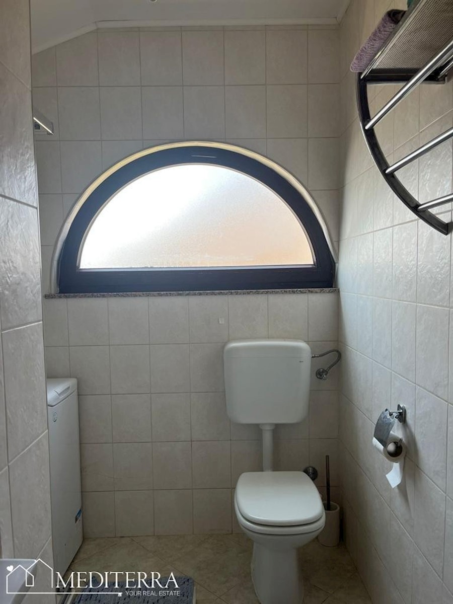 Apartma s pogledom na morje, 500 m od plaže, Novigrad