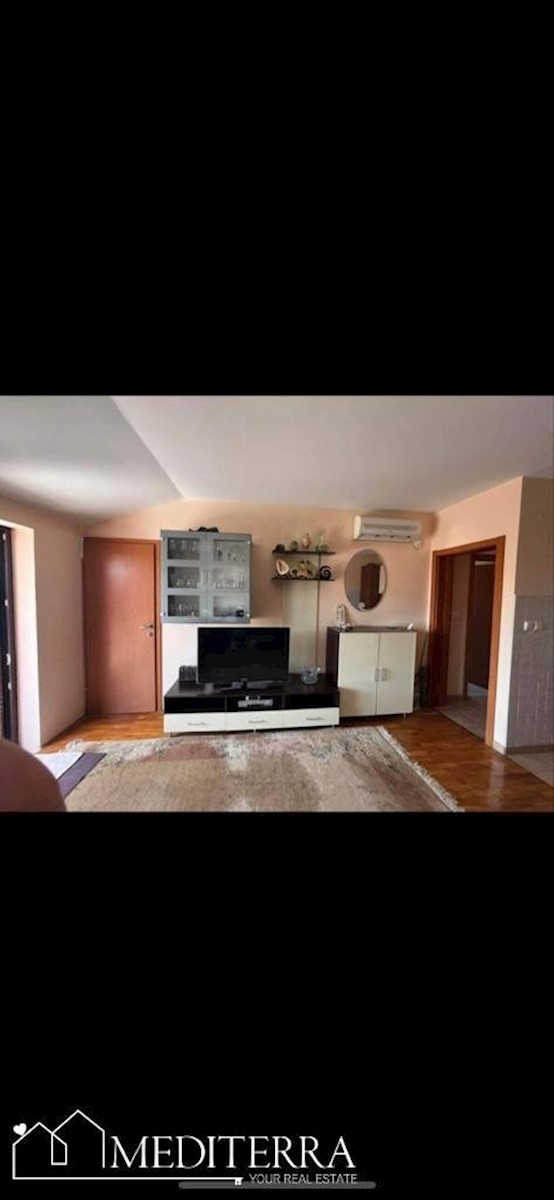 Apartma s pogledom na morje, 500 m od plaže, Novigrad