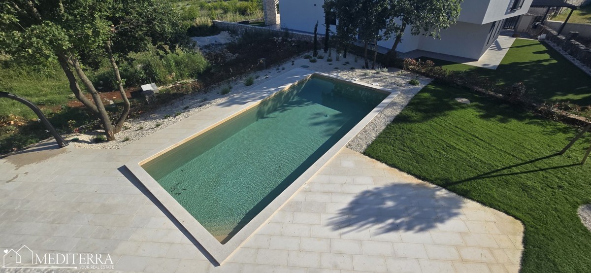 Kakovostno zgrajena vila na mirni lokaciji, Sveti Lovreč, Istra