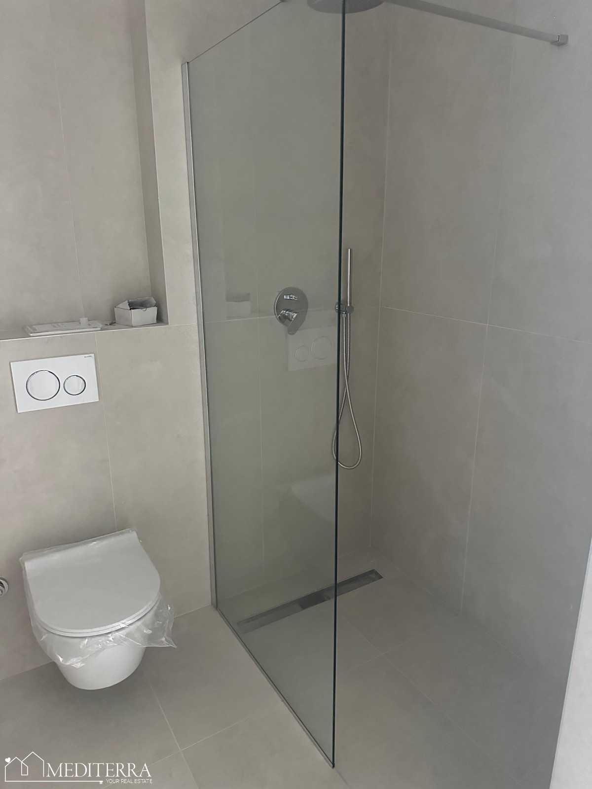Apartma v drugem nadstropju novogradnje, 800 m od morja, Vabriga, Istra