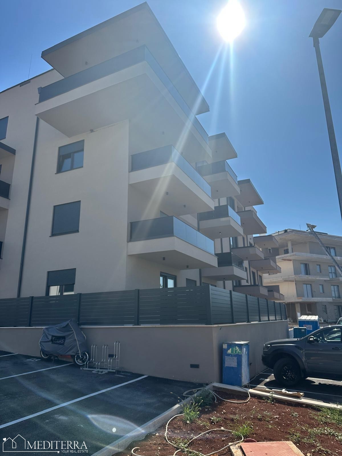 Apartma v drugem nadstropju novogradnje, 800 m od morja, Vabriga, Istra