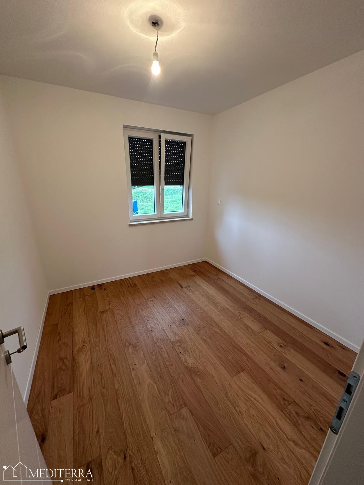 Apartma v drugem nadstropju novogradnje, 500 m od morja, Vabriga, Istra