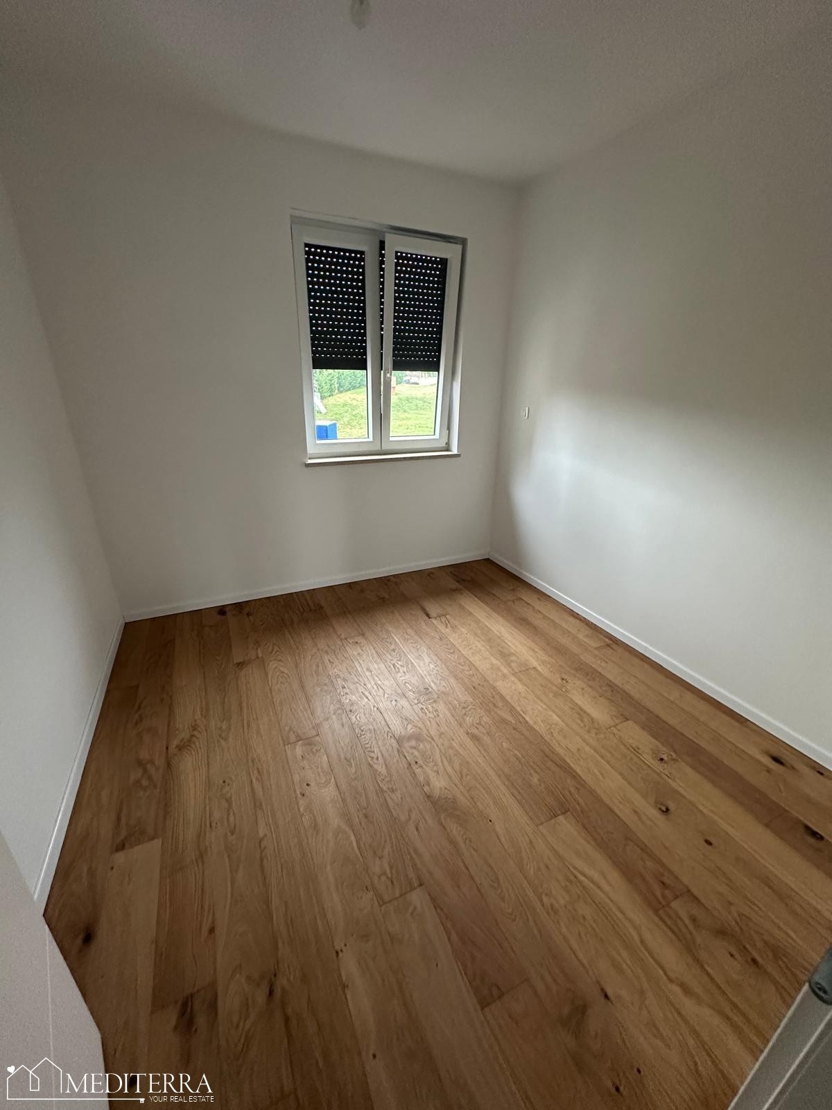 Apartma v drugem nadstropju novogradnje, 500 m od morja, Vabriga, Istra
