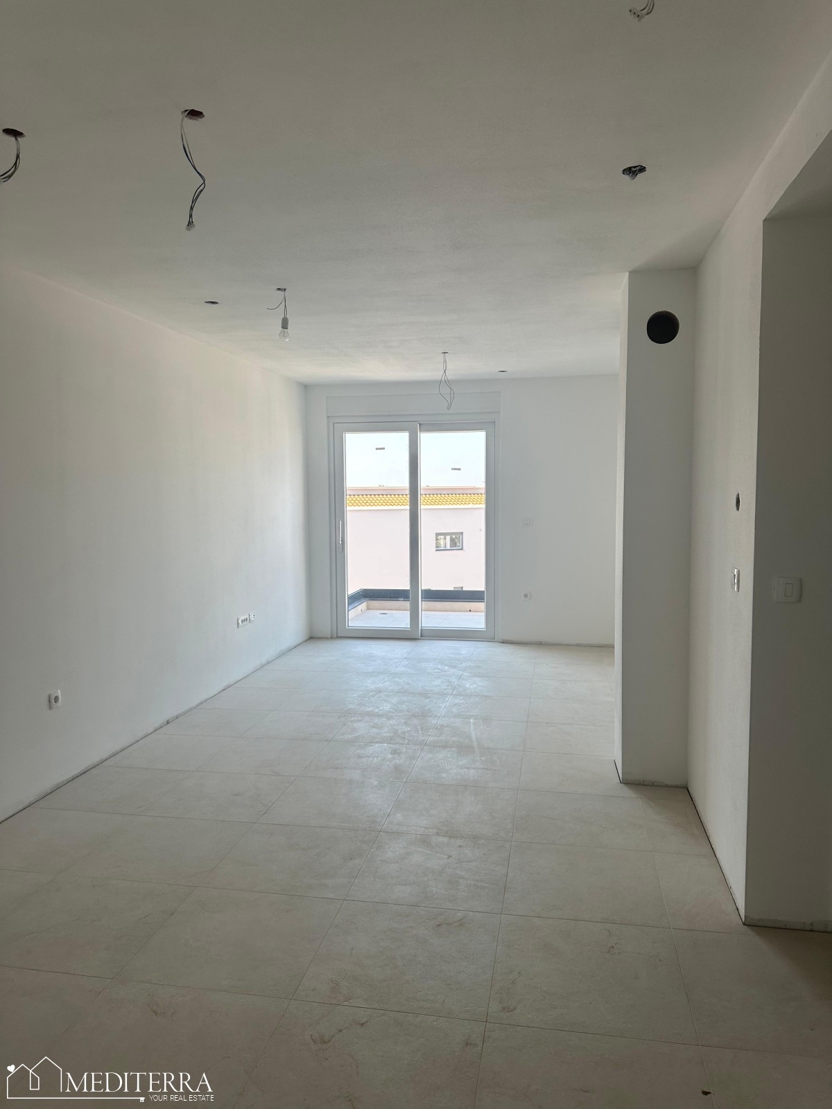 Apartma v drugem nadstropju novogradnje, 800 m od morja, Vabriga, Istra