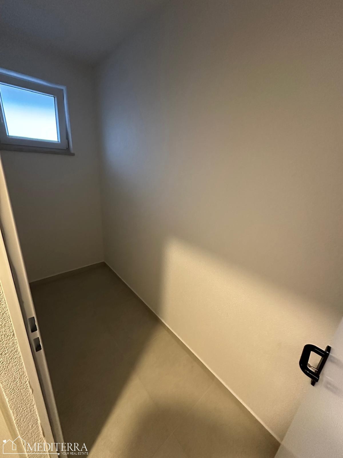 Apartma v drugem nadstropju novogradnje, 500 m od morja, Vabriga, Istra