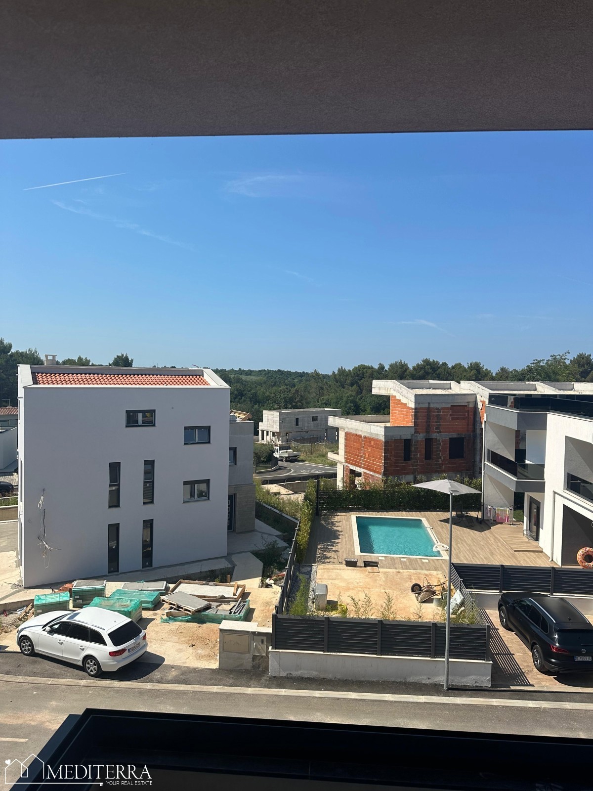 Apartma v drugem nadstropju novogradnje, 800 m od morja, Vabriga, Istra