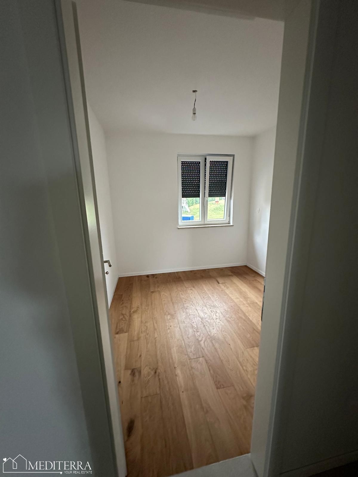 Apartma v drugem nadstropju novogradnje, 500 m od morja, Vabriga, Istra