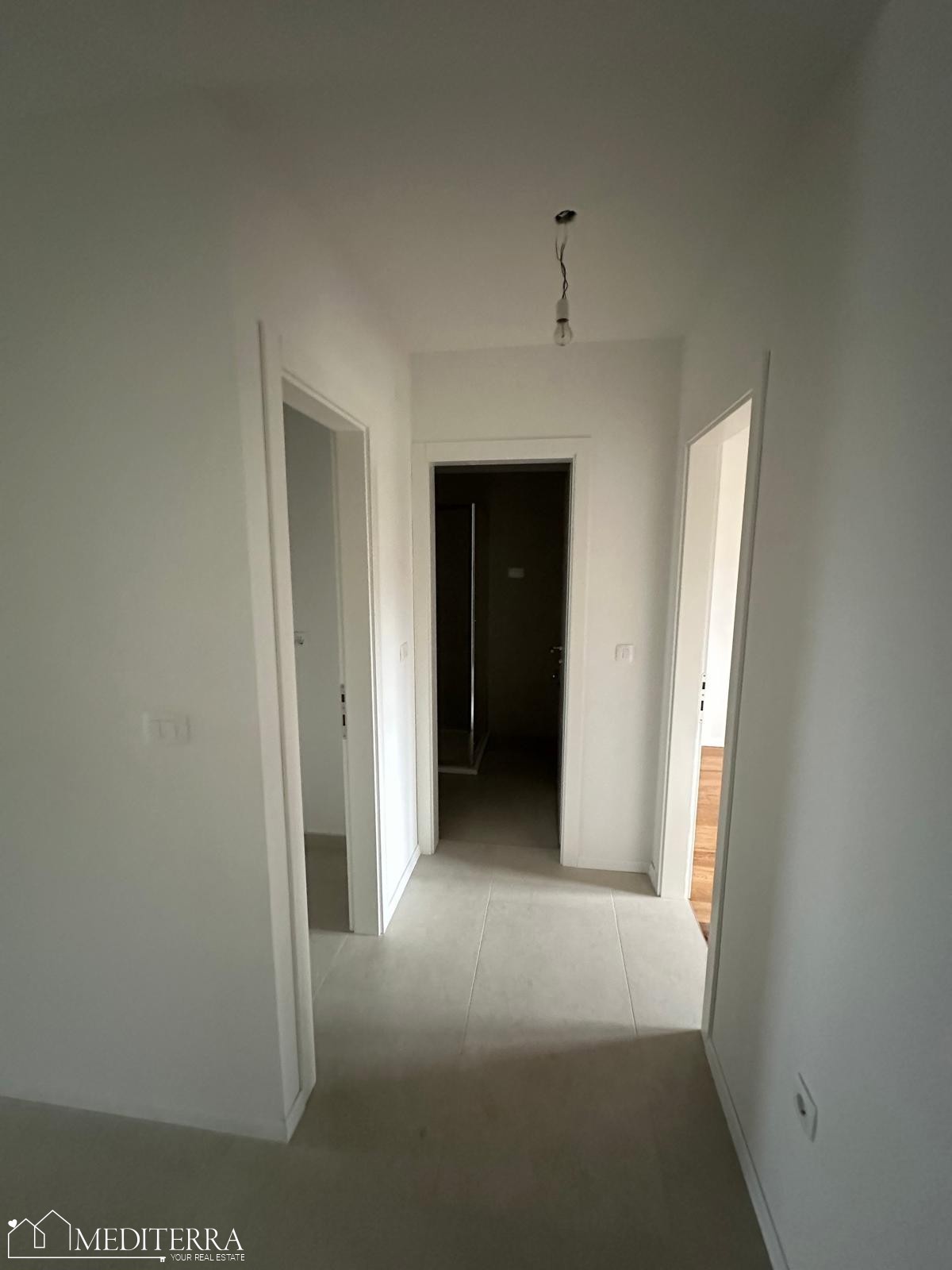 Apartma v drugem nadstropju novogradnje, 500 m od morja, Vabriga, Istra