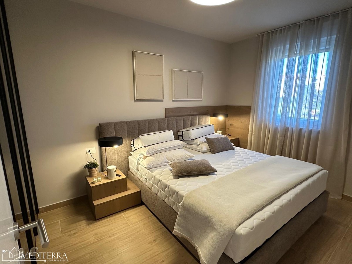 Stanovanje S6 v 1. nadstropju moderne novogradnje, Novigrad Istra