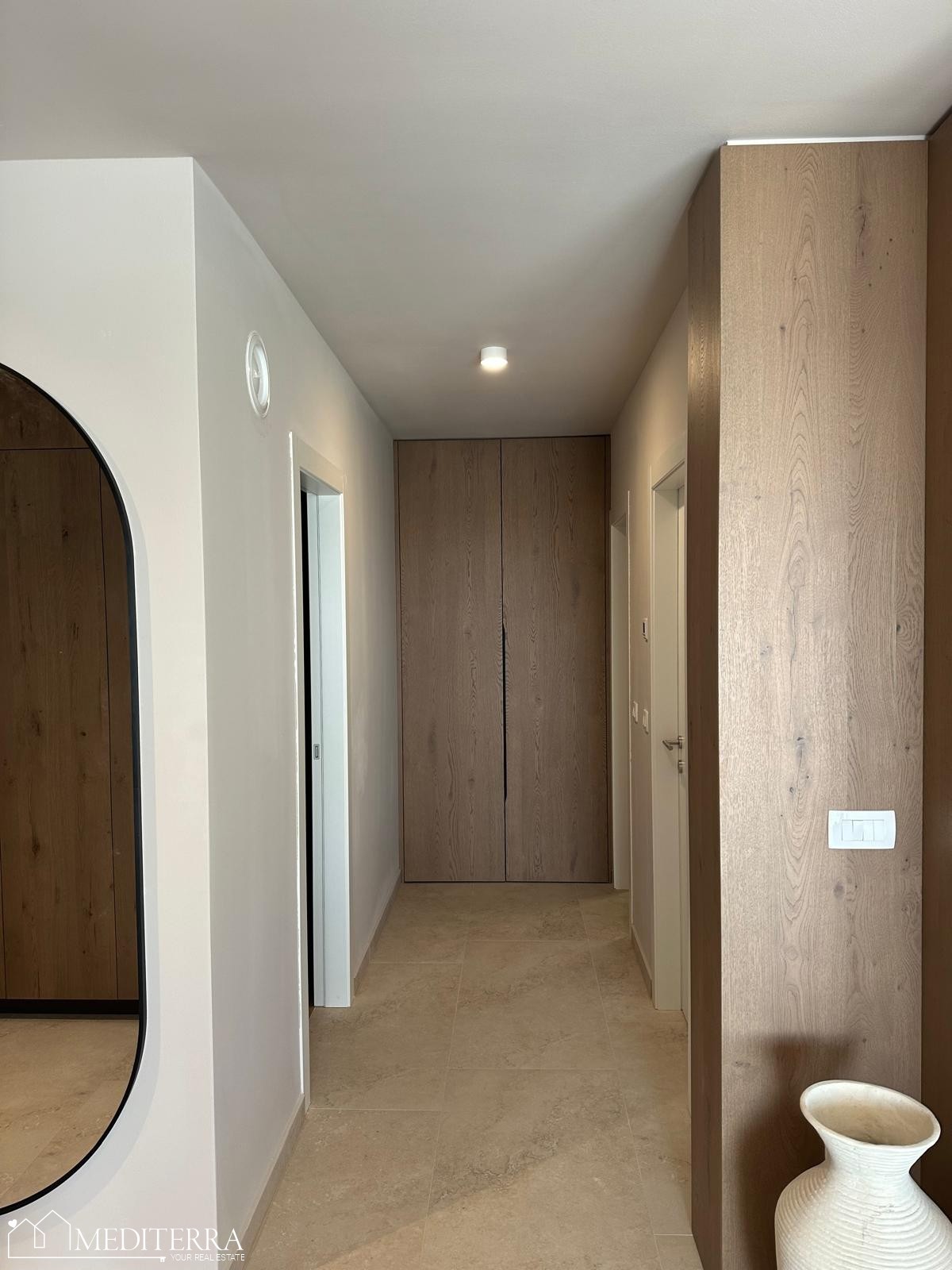 Stanovanje S6 v 1. nadstropju moderne novogradnje, Novigrad Istra