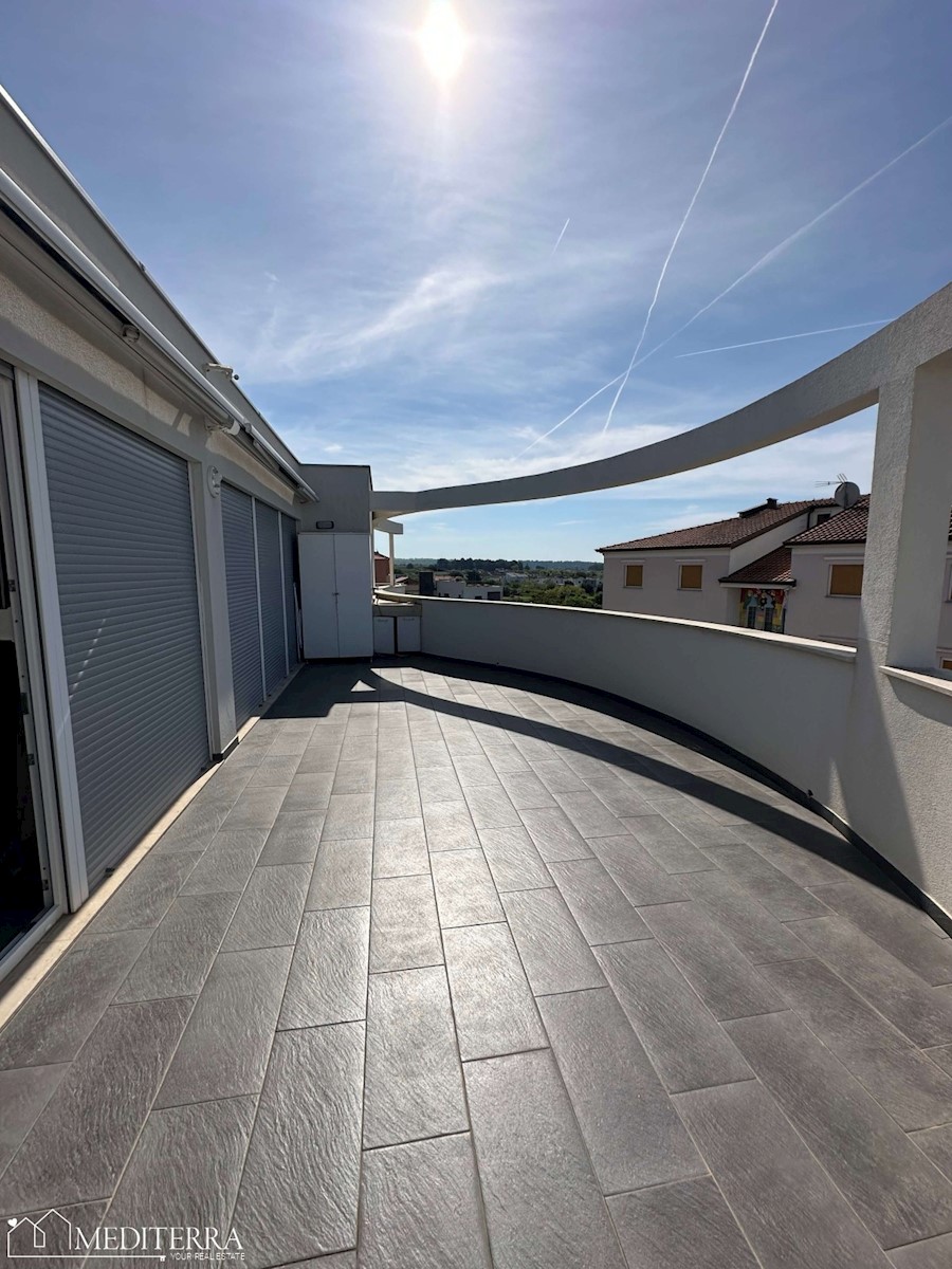 Prostoren apartma s pogledom na morje, Novigrad, Istra