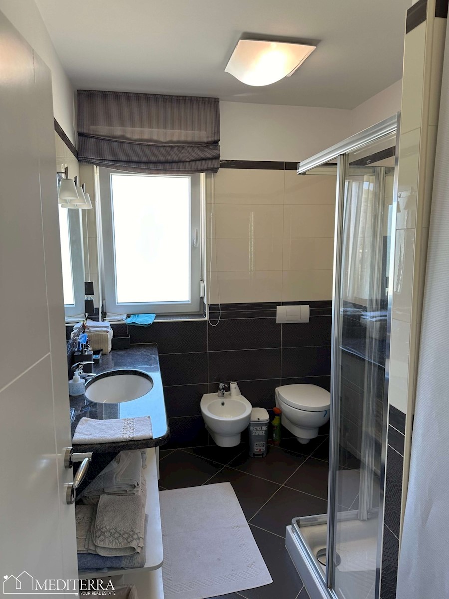Prostoren apartma s pogledom na morje, Novigrad, Istra