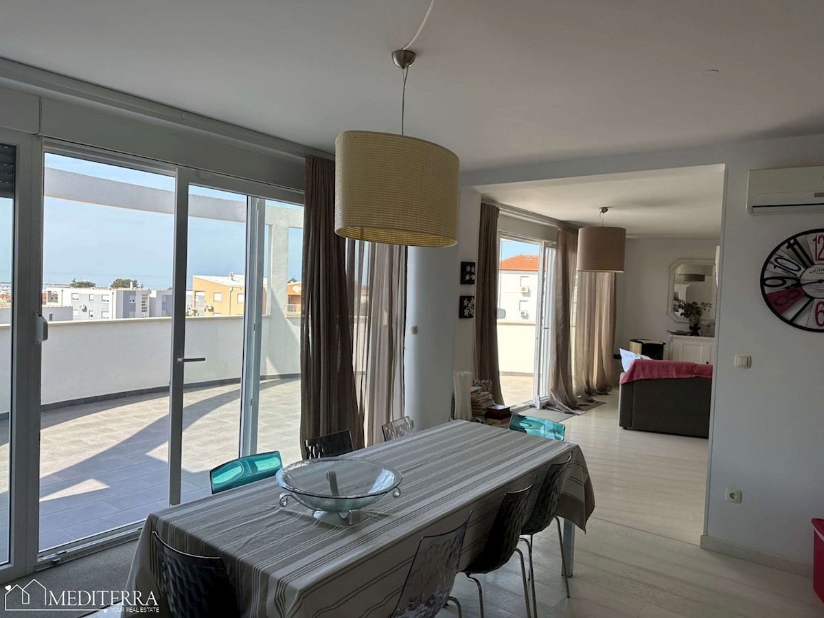 Prostoren apartma s pogledom na morje, Novigrad, Istra