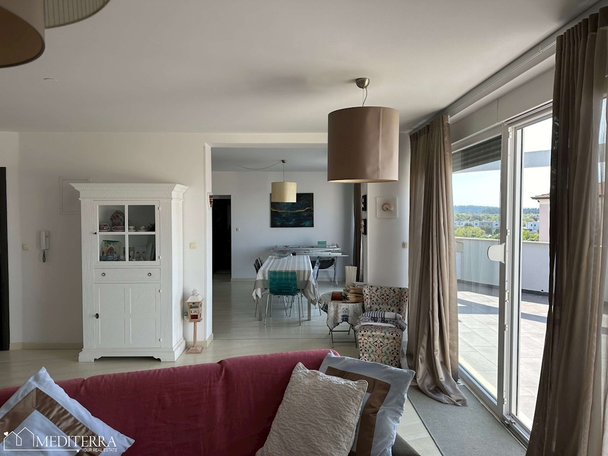 Prostoren apartma s pogledom na morje, Novigrad, Istra