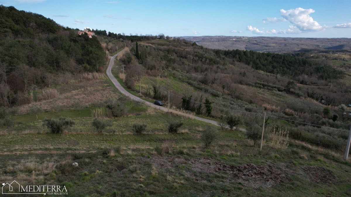 Zemljišče z lepim razgledom, Buje, Istra