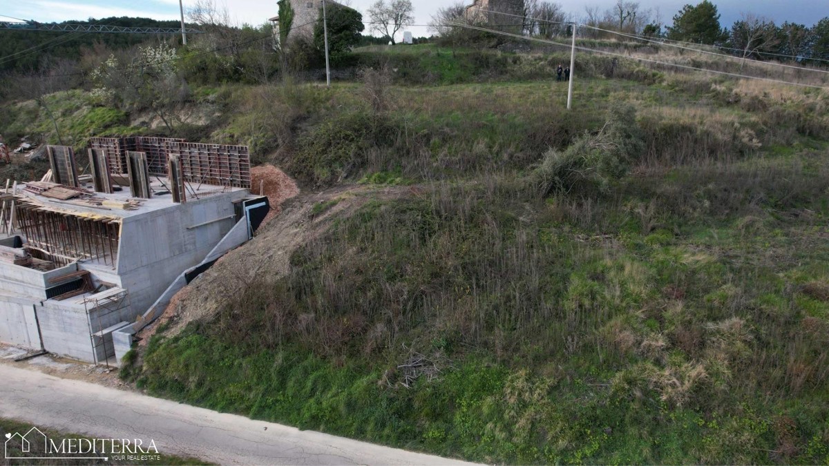 Zemljišče z lepim razgledom, Buje, Istra