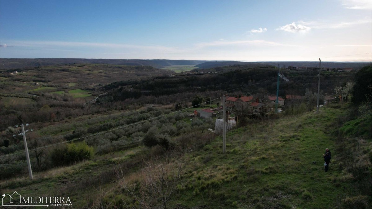 Zemljišče z lepim razgledom, Buje, Istra