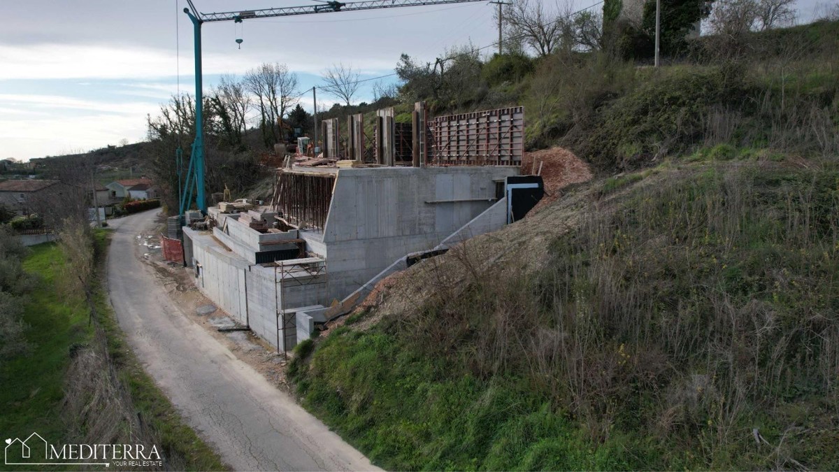 Zemljišče z lepim razgledom, Buje, Istra